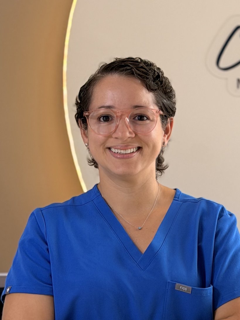 Dra. Angie Lamas, Periodoncista de Clínica MaRe — Penonomé, Coclé